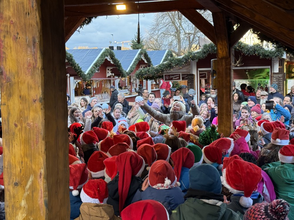 Kinderchor bei der Eröffnung 2025